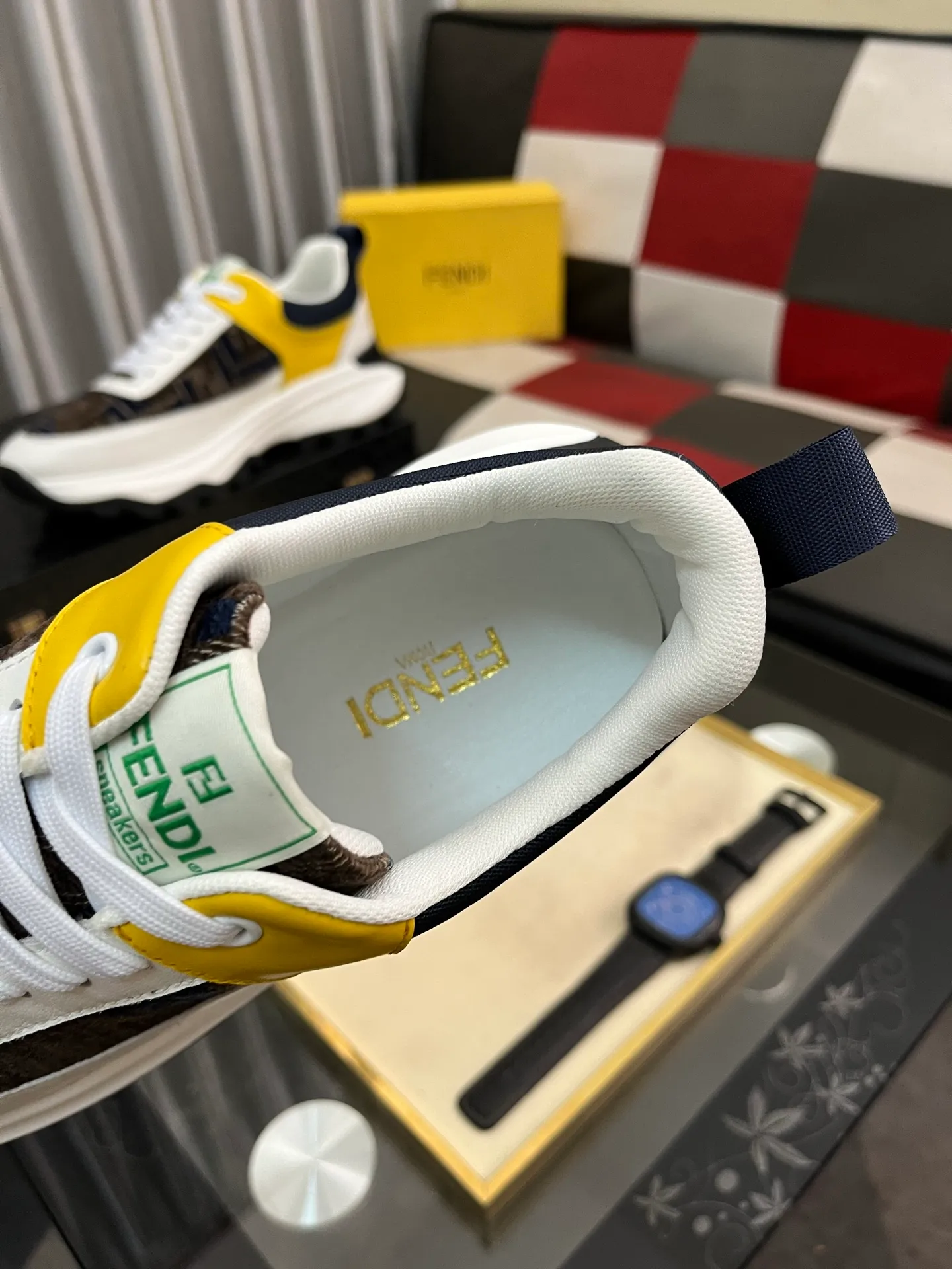 Men's Men's Shoes💰458⌚️⌚️[FENDI] Fendi's classic and comfortable men's, this complex sneaker is made of soft calfskin➕genuine leather lining➕original ultra-light rubber material with rough outsole. This unique light style is suitable for the casual and refined sensibility of this season. It is comfortable and natural on the feet. It is an everyday style for casual travel in autumn and winter! 38−443️⃣colors available